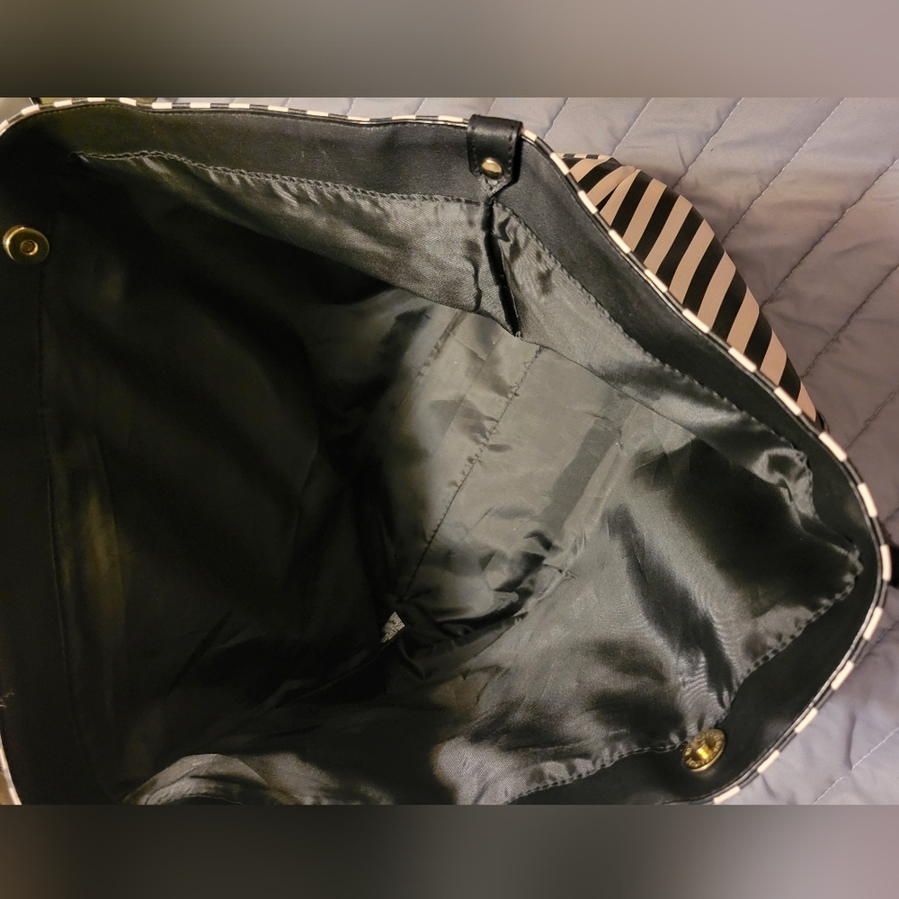 Victoria’s Secret - Weekender Tote - Picture 3 of 12